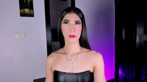 Snapshot of sweet_falon chatting on 07-20-26, 05:33 Sweet Fhalon online show from 07-20-26, 05:33