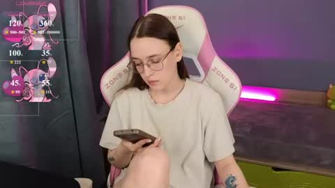 Snapshot of sweet_frosty chatting on 06-29-26, 03:35 Alice online show from 06-29-26, 03:35