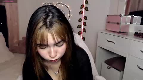 Snapshot of sweet_hannaah chatting on 06-11-26, 02:53 Hannah online show from 06-11-26, 02:53