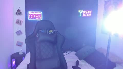 Snapshot of sweet_joint_girl chatting on 04-07-26, 06:52 Dahnna online show from 04-07-26, 06:52