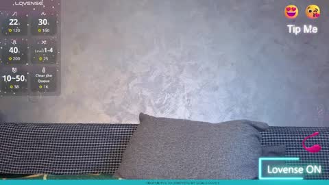Snapshot of sweet_kitty2000 chatting on 03-30-26, 06:53 Alesy online show from 03-30-26, 06:53