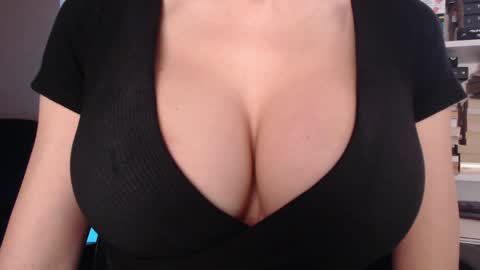 Snapshot of sweet_lil_thing chatting on 02-21-26, 07:20 Jen online show from 02-21-26, 07:20