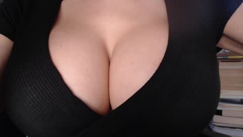 Snapshot of sweet_lil_thing chatting on 03-16-26, 07:23 Jen online show from 03-16-26, 07:23