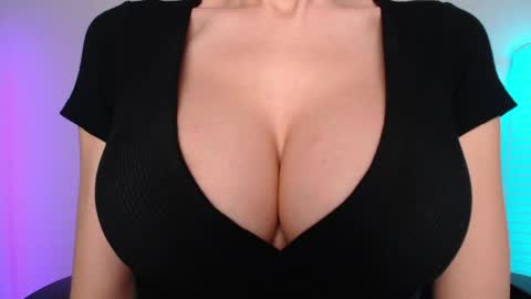 Snapshot of sweet_lil_thing chatting on 04-13-26, 07:36 Jen online show from 04-13-26, 07:36