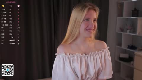 Lily online show from 06-10-26, 01:39