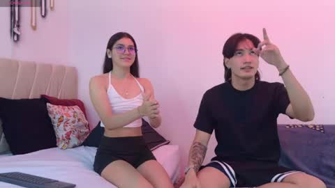 Mia online show from 05-07-26, 12:21