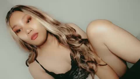Snapshot of sweet_lover5 chatting on 05-03-26, 10:10 SWEET LOVE online show from 05-03-26, 10:10