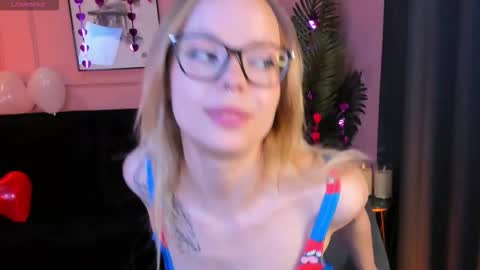 Snapshot of sweet_lucile chatting on 02-12-26, 02:34 Lucy online show from 02-12-26, 02:34