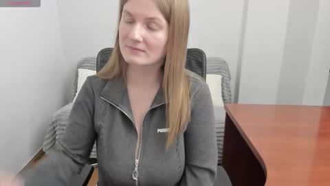 Mila online show from 03-06-26, 06:37