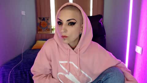 sweet_n_strong online show from 04-10-26, 07:13