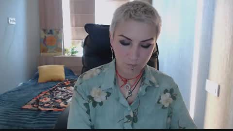 Snapshot of sweet_n_strong chatting on 06-12-26, 11:20 sweet_n_strong online show from 06-12-26, 11:20
