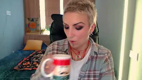 Snapshot of sweet_n_strong chatting on 06-22-26, 10:56 sweet_n_strong online show from 06-22-26, 10:56