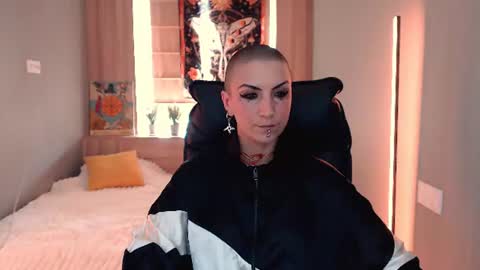 Snapshot of sweet_n_strong chatting on 07-06-26, 11:18 sweet_n_strong online show from 07-06-26, 11:18