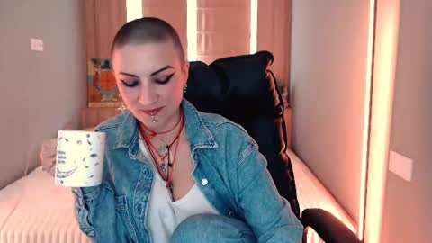 Snapshot of sweet_n_strong chatting on 07-09-26, 11:03 sweet_n_strong online show from 07-09-26, 11:03