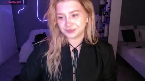 Snapshot of sweet_nicole_333 chatting on 05-30-26, 06:49 sweet_nicole_333 online show from 05-30-26, 06:49