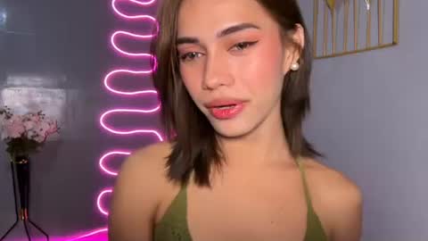 sweet_nikki03 online show from 04-18-26, 08:40
