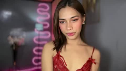 sweet_nikki03 online show from 05-17-26, 08:12