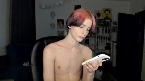 kira online show from 12-19-25, 09:22