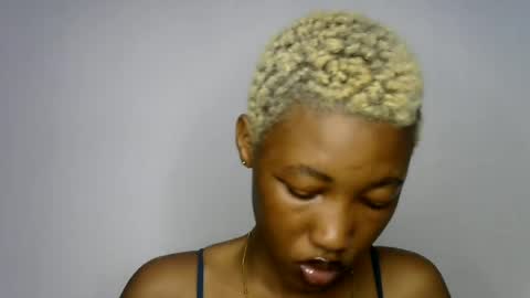 Snapshot of sweet_pussy04 chatting on 06-25-26, 11:26 sweet girl online show from 06-25-26, 11:26