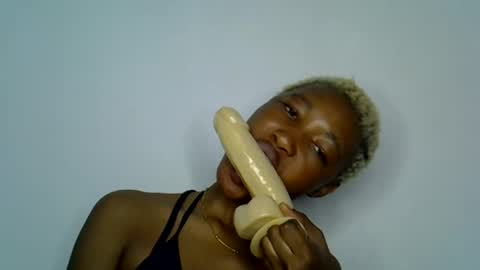 Snapshot of sweet_pussy04 chatting on 06-27-26, 12:22 sweet girl online show from 06-27-26, 12:22