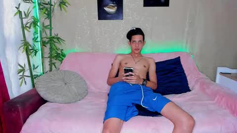 Start 18 year  Noa 19 year online show from 02-22-25, 08:42