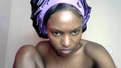 sweet_strawberina online show from 05-17-26, 08:12