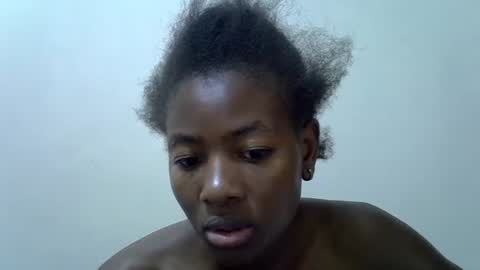 Snapshot of sweet_vee1 chatting on 07-13-26, 12:30 Princess vee online show from 07-13-26, 12:30
