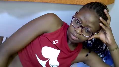 Snapshot of sweet_zarah chatting on 03-16-26, 02:28 sweet_zarah online show from 03-16-26, 02:28