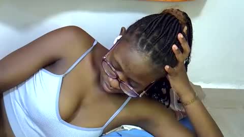 Snapshot of sweet_zarah chatting on 03-21-26, 01:43 sweet_zarah online show from 03-21-26, 01:43