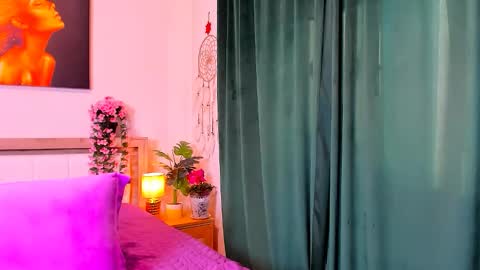 Snapshot of sweetangell69_ chatting on 03-16-26, 05:44 Viorica online show from 03-16-26, 05:44