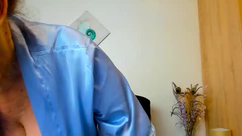 Snapshot of sweetangell69_ chatting on 04-09-26, 02:11 Viorica online show from 04-09-26, 02:11