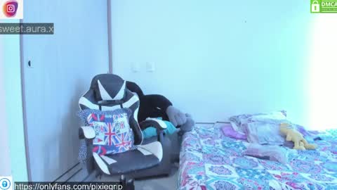Snapshot of sweetaura0_0 chatting on 04-21-26, 05:50 SweetAura0 0 online show from 04-21-26, 05:50