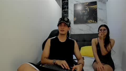 Snapshot of sweetauracouple chatting on 07-06-26, 03:25 sweetauracouple online show from 07-06-26, 03:25