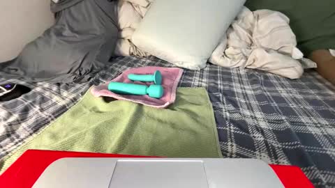 Snapshot of sweetbearoo7 chatting on 03-11-26, 12:22 Sweetbear online show from 03-11-26, 12:22