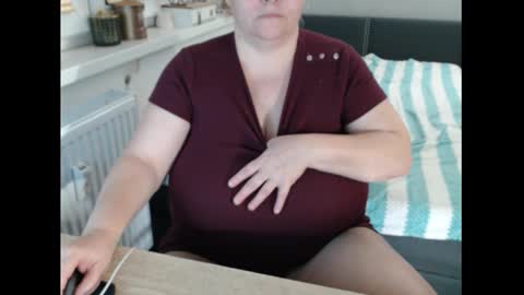 Sweetboobs85h online show from 01-14-26, 09:20