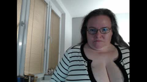 Sweetboobs85h online show from 02-06-26, 10:02