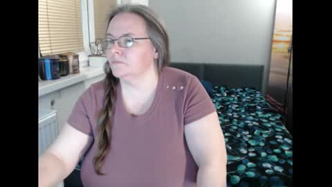 Sweetboobs85h online show from 02-18-26, 09:55