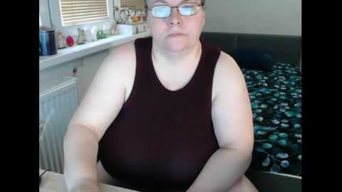 Sweetboobs85h online show from 04-04-26, 08:45