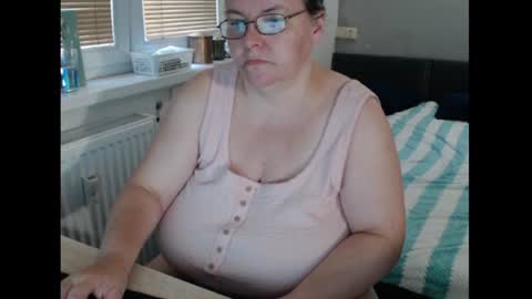 Sweetboobs85h online show from 07-08-26, 06:40