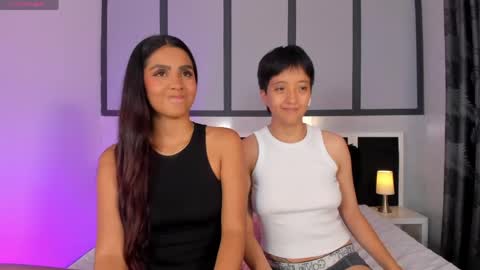 Snapshot of sweetcoupple chatting on 06-05-26, 06:52 Eva Short hair girl - Victoria Long red hair online show from 06-05-26, 06:52