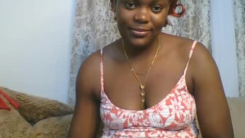 Snapshot of sweetdarkskin chatting on 06-19-26, 10:35 CLARIS online show from 06-19-26, 10:35