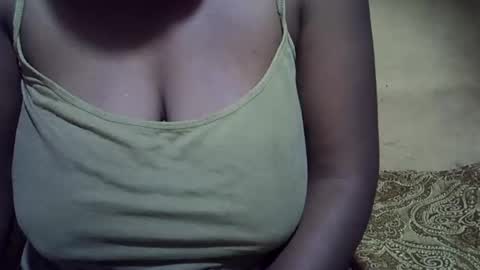 Snapshot of sweetdivah2 chatting on 05-07-26, 06:08 divinah online show from 05-07-26, 06:08