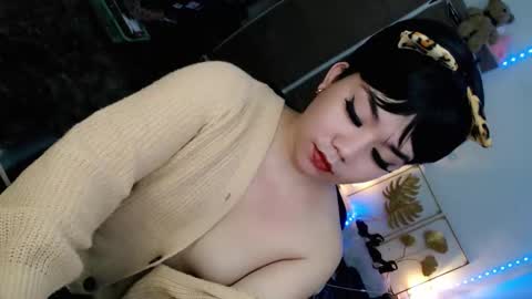 Snapshot of sweetgirl_mayxx chatting on 02-09-26, 12:42 May online show from 02-09-26, 12:42