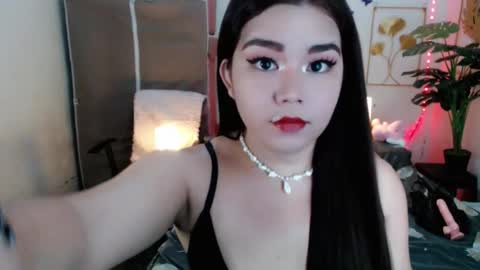 Snapshot of sweetgirl_mayxx chatting on 04-12-26, 01:10 May online show from 04-12-26, 01:10