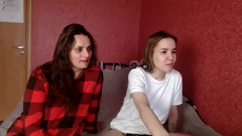 Alina and Mia online show from 05-24-26, 07:13