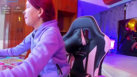 Snapshot of sweetie_foxx1 chatting on 07-06-26, 11:29 FOXXY online show from 07-06-26, 11:29