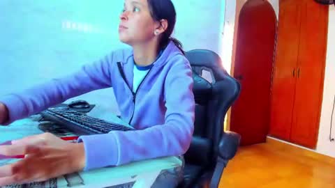 Snapshot of sweetie_foxx1 chatting on 08-04-26, 11:46 FOXXY online show from 08-04-26, 11:46