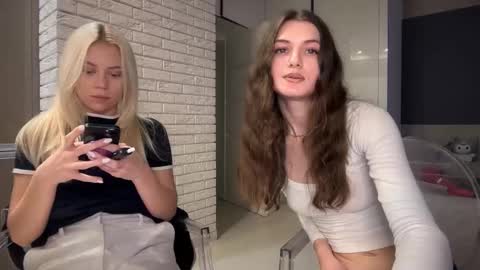 sweetie_kitty888 online show from 02-27-26, 06:30