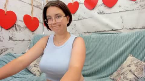 Snapshot of sweetie_rozzy chatting on 06-21-26, 01:52 ROZZY online show from 06-21-26, 01:52