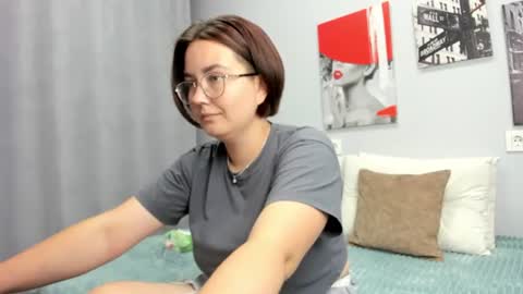 Snapshot of sweetie_rozzy chatting on 06-26-26, 01:43 ROZZY online show from 06-26-26, 01:43